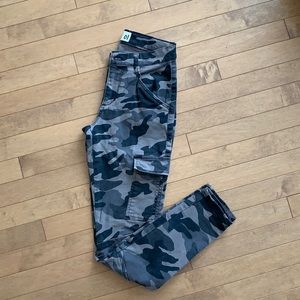 Garage | Skinny camo jeans